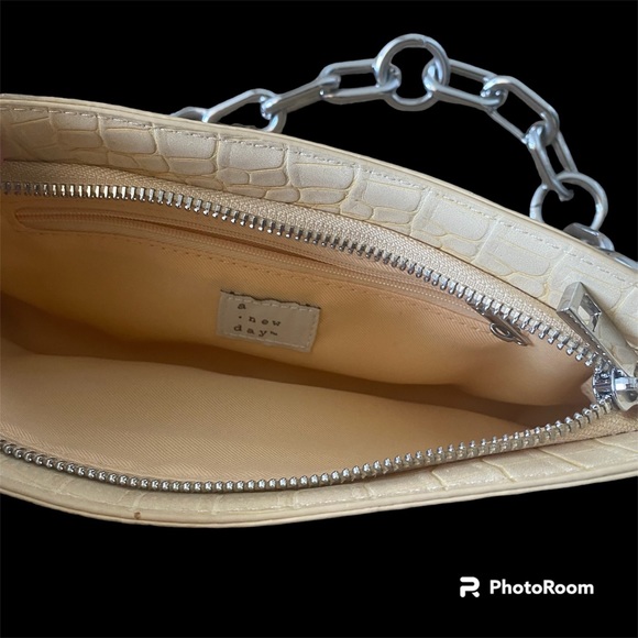 Mini Chain Purse - Picture 7 of 8